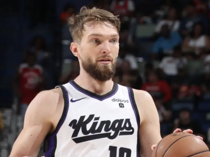 获得MVP 和DPOY 选票的球员：字母哥、SGA 和小萨博尼斯